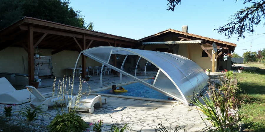 Piscine et terrasse